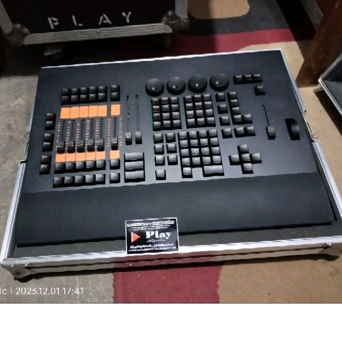 Grand ma2 command wing ma 2 mixer lighting dmx controller