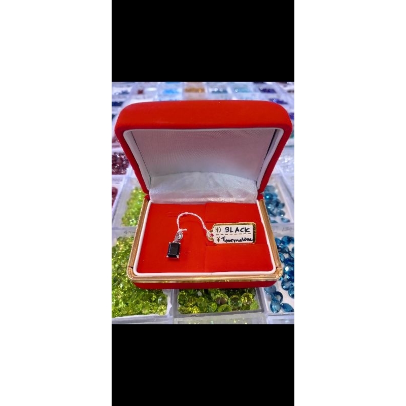 liontin batu permata black tourmaline