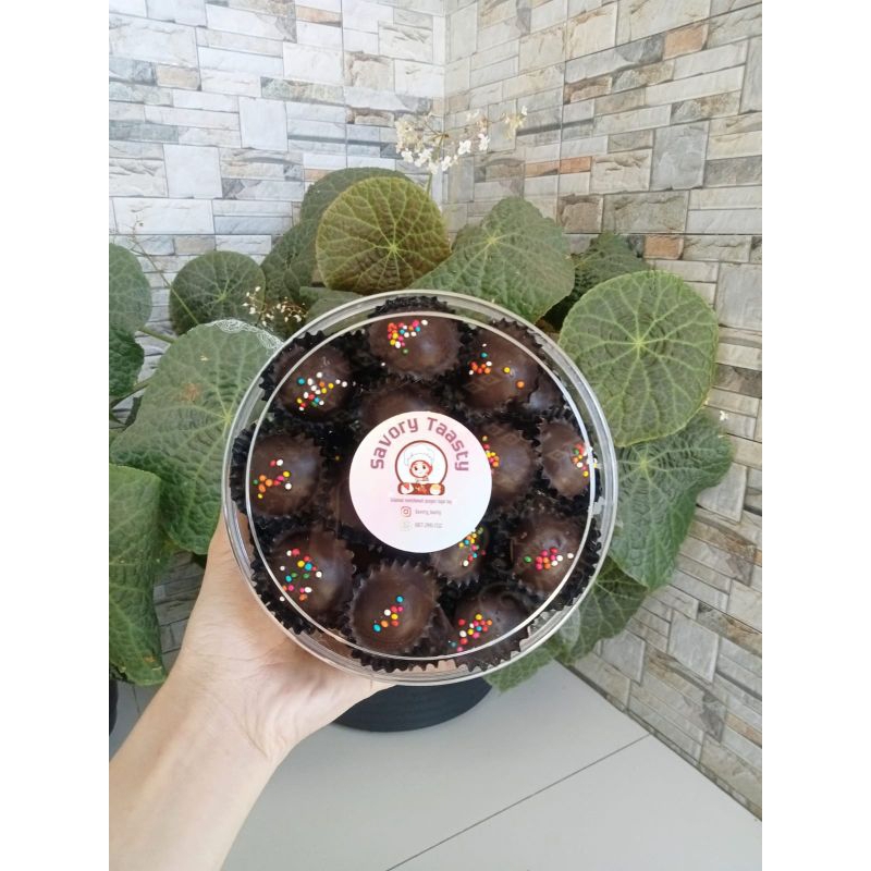 

Savory Kue Kering Bola-Bola Coklat Home Made Kualitas Bahan Premium Kue Lebaran 2024
