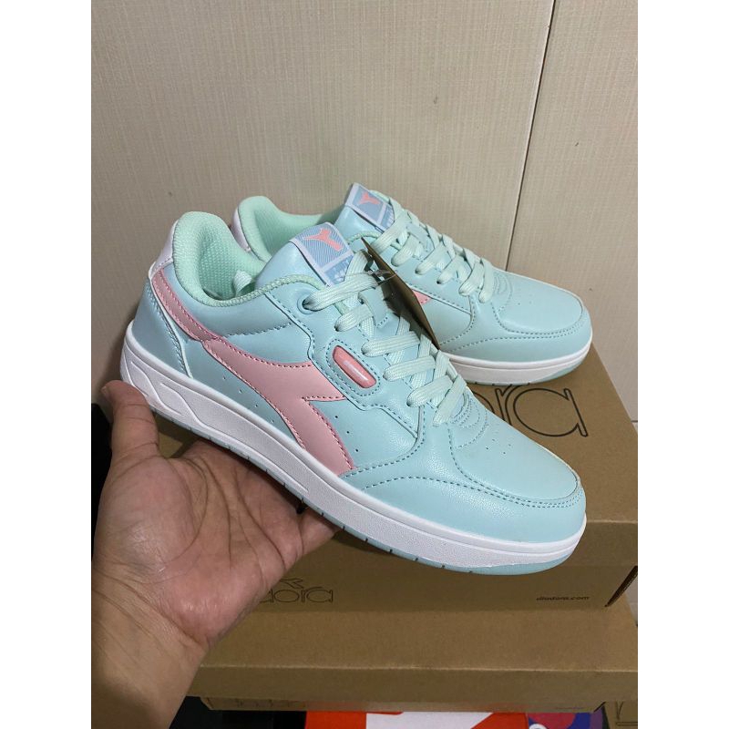 Sepatu Diadora Sepatu Cewek Sale 70%