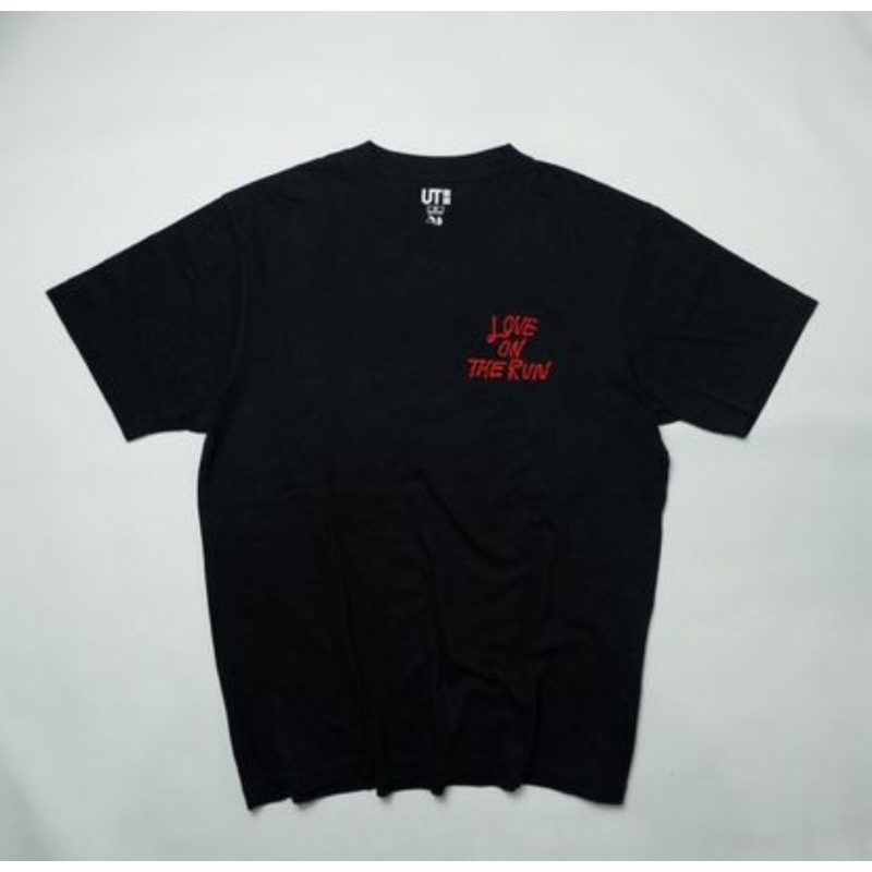 Uniqlo Tshirt Colab Verdy “Love on the Run”
