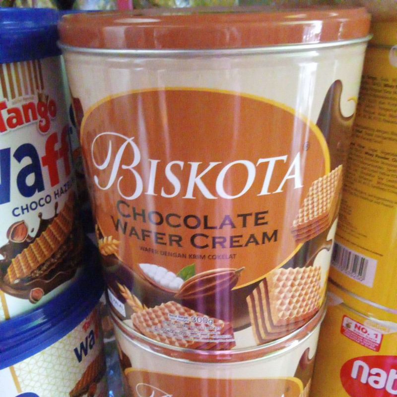 

biskota Chocolate wafer cream