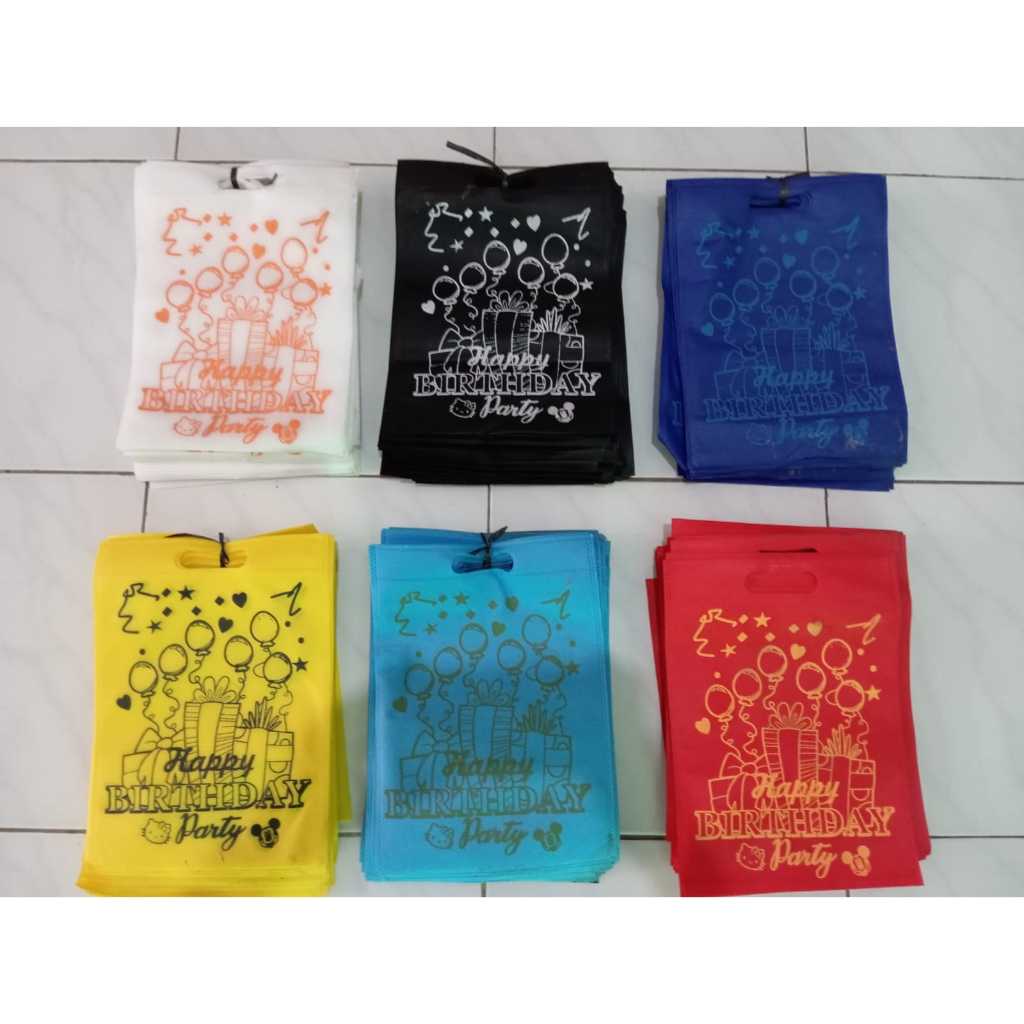 

Goodie bag / Hampers / Tas parsel / Tas spounbond Ulang Tahun/ Happy Birthday (25x35) warna lengkap 1 PCS