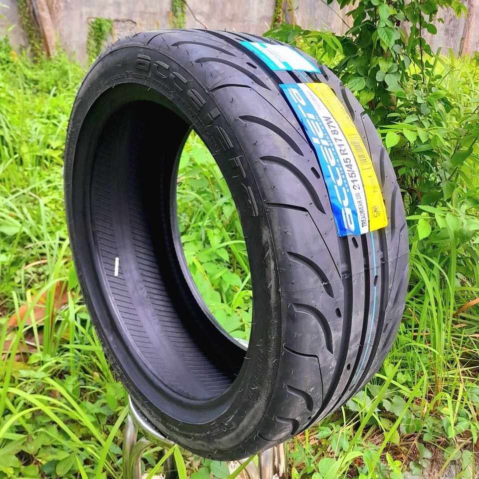Ban Mobil Kotak Sport Semislick Ring 17 Ukuran 215/45 R17 Merk Accelera 651 Sport