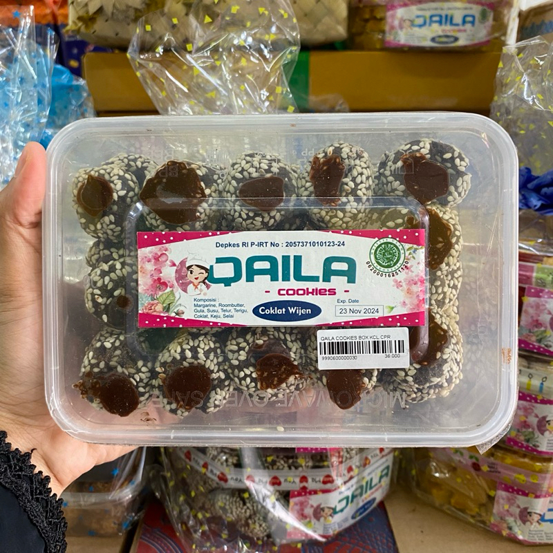 

Qaila Cookies Box Kecil Cokelat Wijen