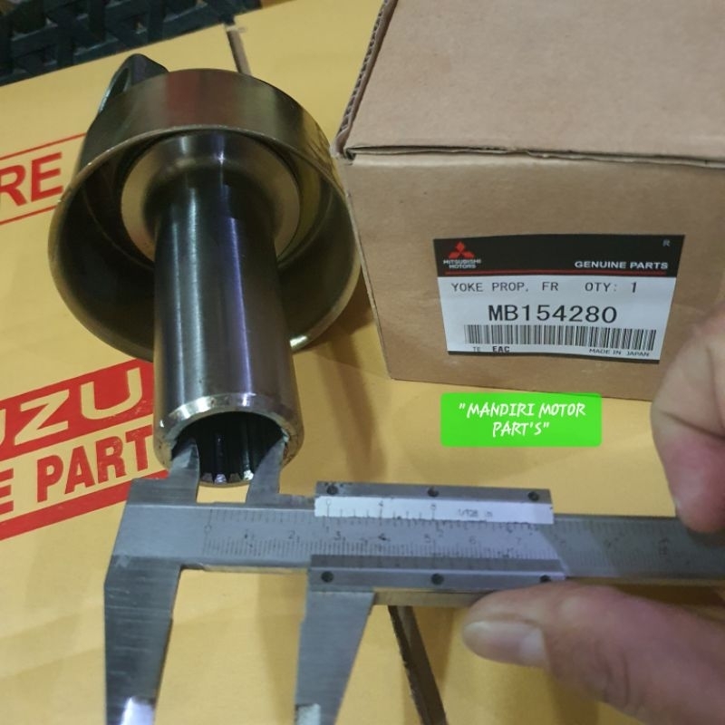 YOKE PROPELLER SHAFT SLEEVE FRONT/YOKE SLEEVE DEPAN PAJERO GIGI 23T MB154280