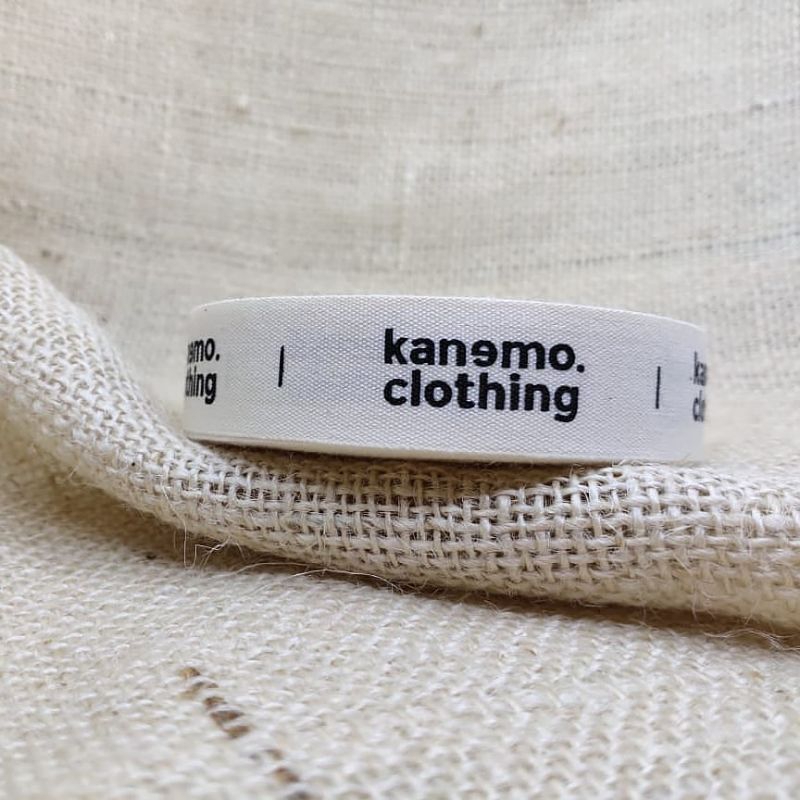 

label baju / label hijab size 2 cm isi 300 pics panjang 15 meter