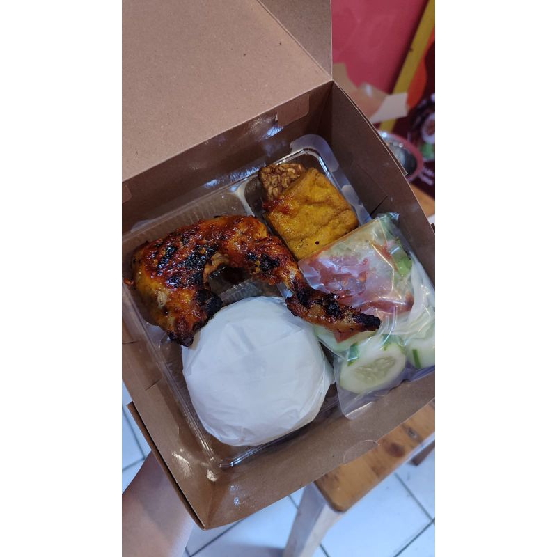 

Paket Nasi Box / Nasi Kotak/ Ayam Bakar/ Ayam Penyet Mak Acih