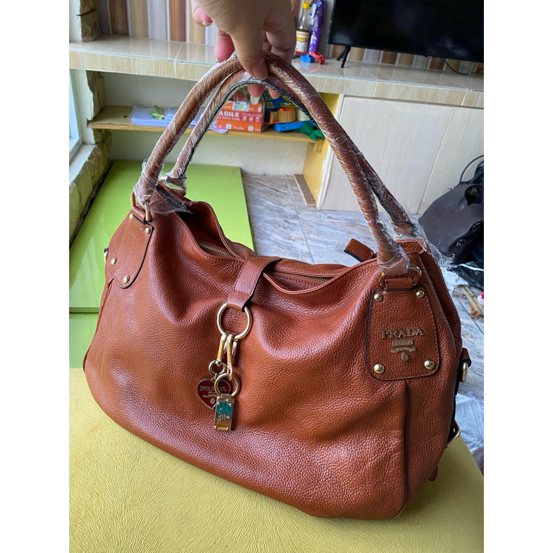 Tas bekas. Tas seken. Tas second. Tas predong