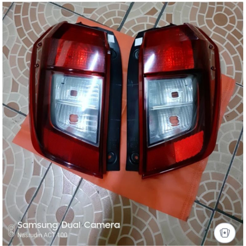 Stoplamp Lampu Belakang Sigra Calya kiri kanan