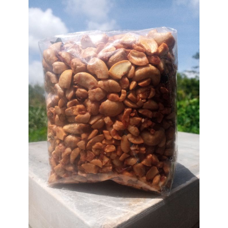 

kacang mete patahan pedasmanis