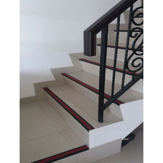 Jual List Tangga Bahan Karet Harga Termurah, Pengaman Siku Trap Tangga Rumah Supaya Tidak Licin