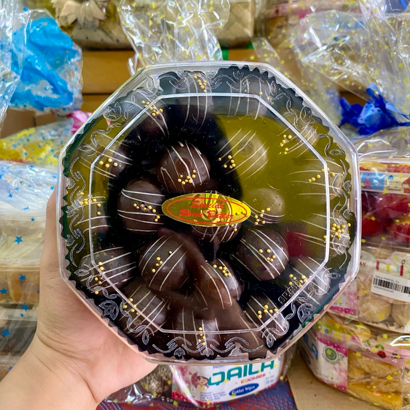 

Wenny’s Cookies Chocolate Ball