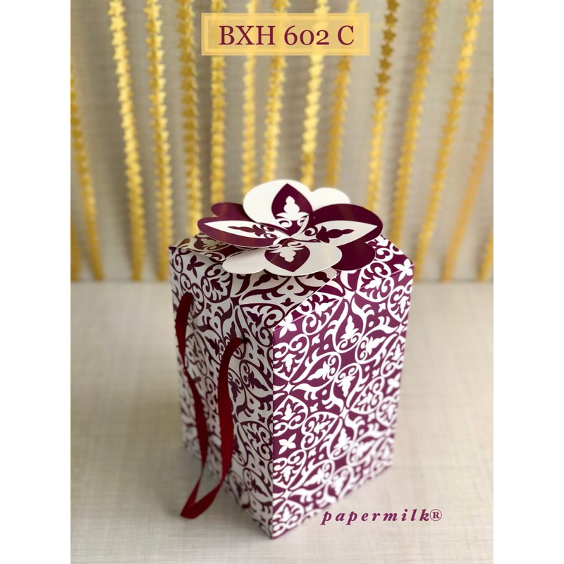

Papermilk // BXH 602 C ( Batik ), Gift Box, kotak lipat, kotak hadiah, Box Instant, kotak kue kering 250g