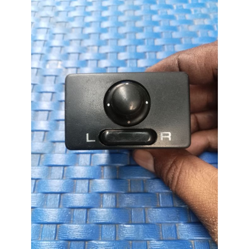 Tombol Spion Nissan Sentra B13 Genesis