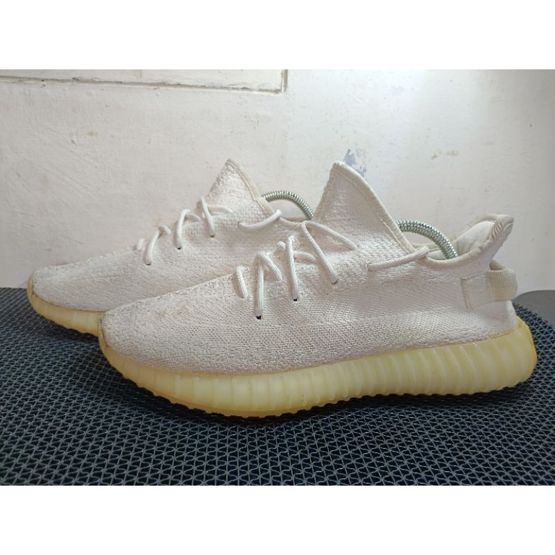 Sepatu Adidaas Yeezy Boost size 44