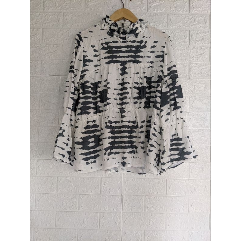 daiva dress sideline size XL abstrak