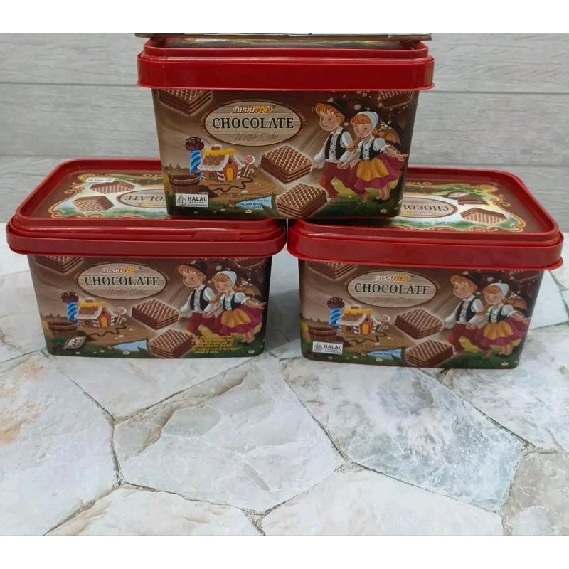 

biskitop wafer coklat cube