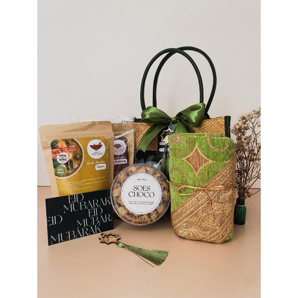 

Zahara Set | Hampers Lebaran | Kue Kering | Sajadah | Bumbu Masak