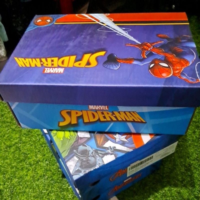 Sepatu Marvel Anak