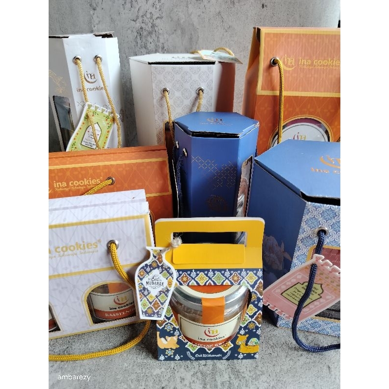 

Gable box Ina cookies /HANYA BOXNYA