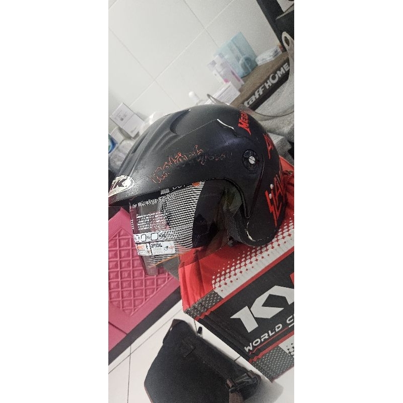 Helm Ink Classic hitam doff