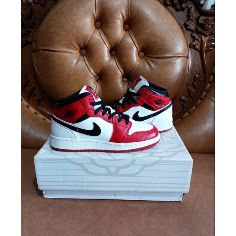 jordan 1 mid Chicago original authentic