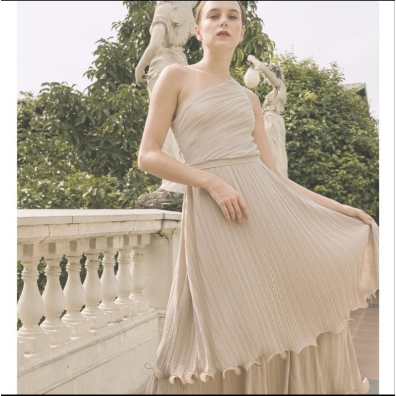 Preloved Dress Her Love Story - Norde by Claude (New No Tag)