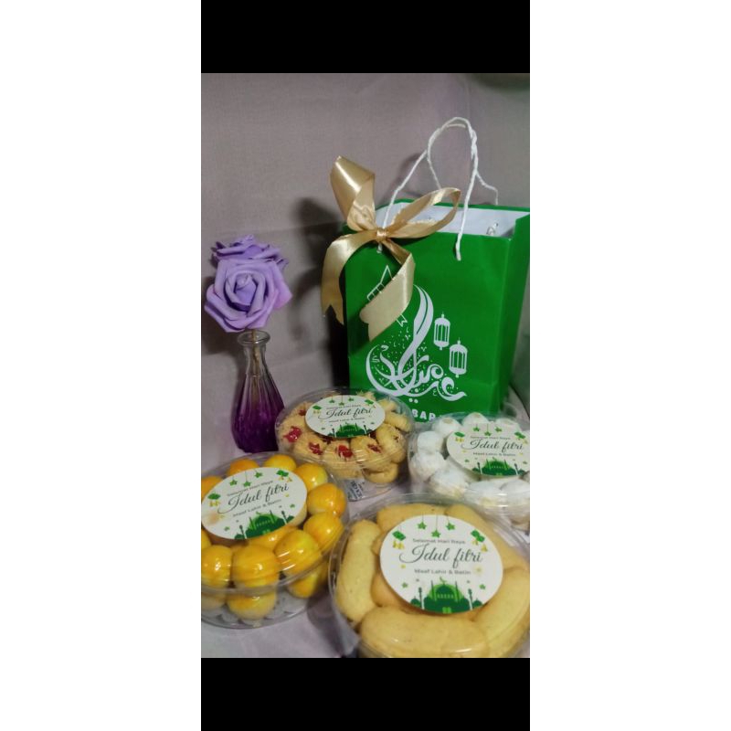 

HAMPERS LEBARAN