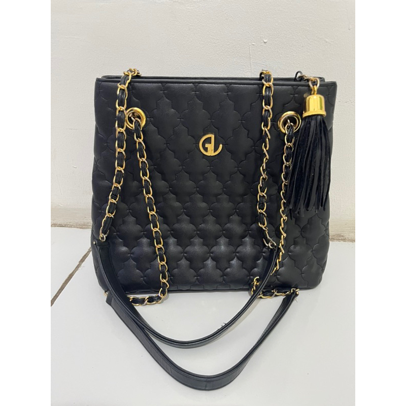 Preloved shoulder bag rantai Guy Laroche