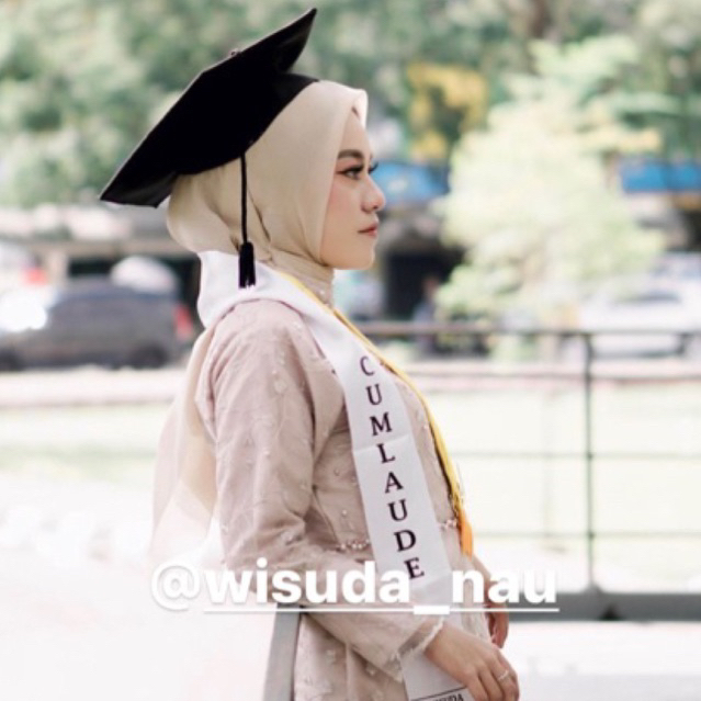 Topi Toga Wisuda pilihan TALI HITAM atau TALI KUNING