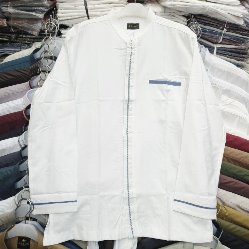 Baju Koko Al-luthfi Putih Aplikasi Panjang  Kancing full, kantong atas/dada dan kantong kiri kanan