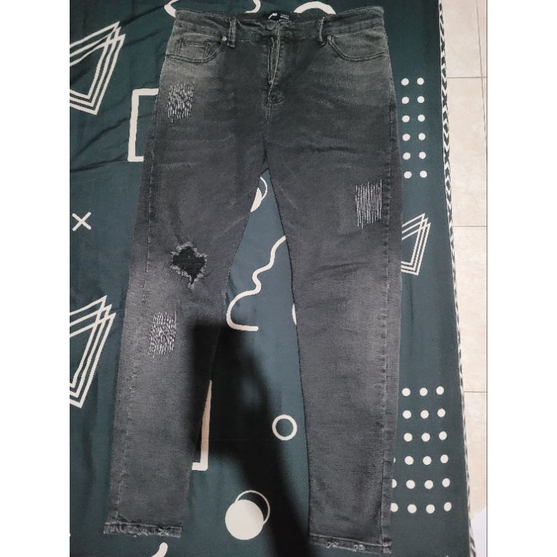 ripped jeans uprise size 34