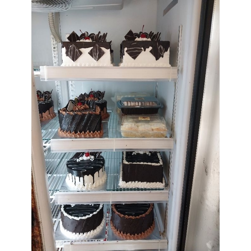 

terima pesanan kue tart blackforest aneka ukuran kue ulang tahun