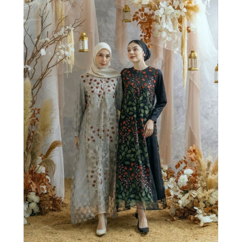 size M dan XL roseanne dress hl heaven lights hl prive roseane dress hl heaven lights light