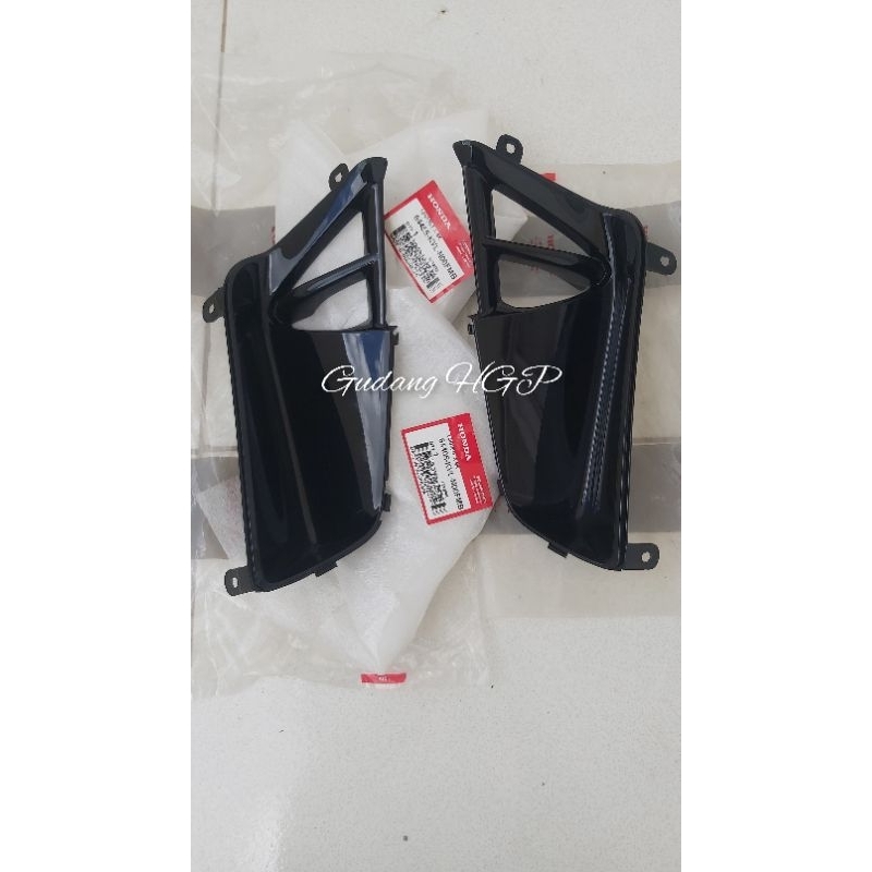 Louver L & R Set Black Sirip Kiri Kanan Set Honda Supra X 125 Batman 64405 64455-KVL-N00FMB Ori Hond
