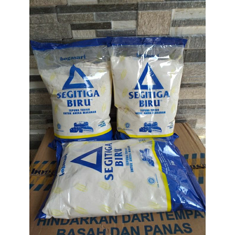 

Tepung Terigu Segitiga Biru 1 Kg Kemasan Ekonomis