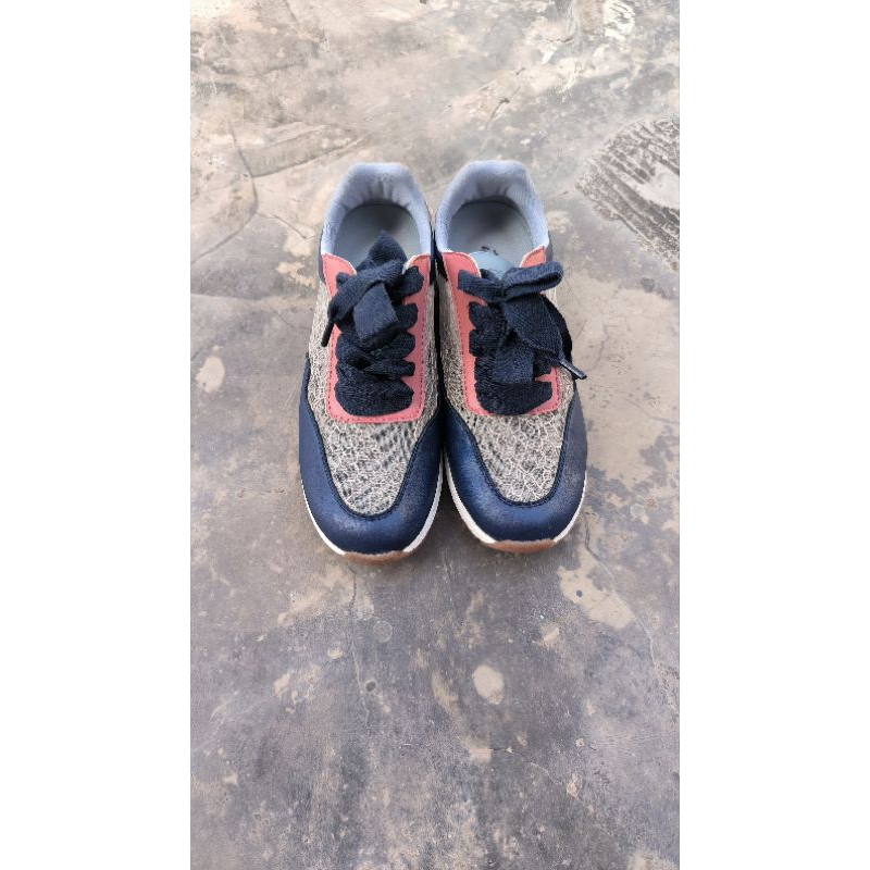 Preloved Ittaherl Rien Surprise 37