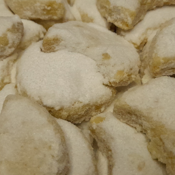 

Putri Salju Premium Almond by Brownurk