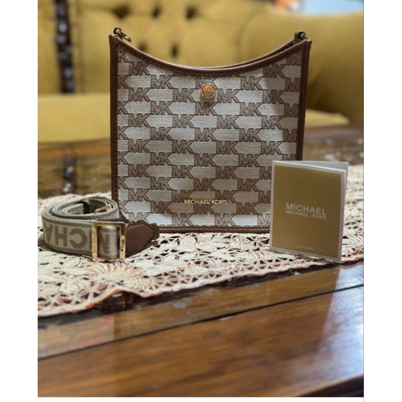 Preloved Tas Mk Briley