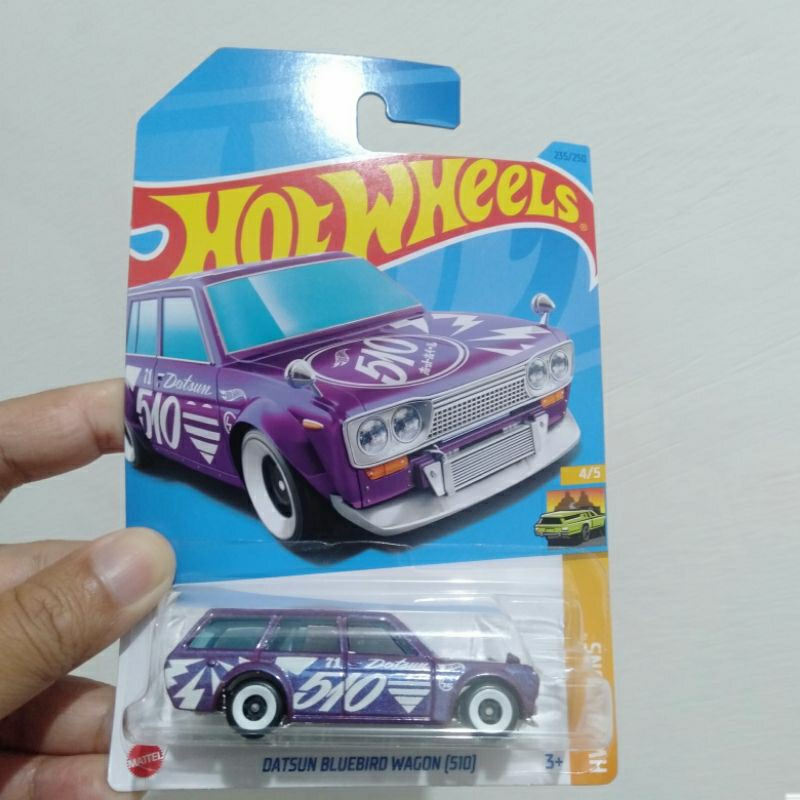 Hotwheels datsun bluebird wagon 510