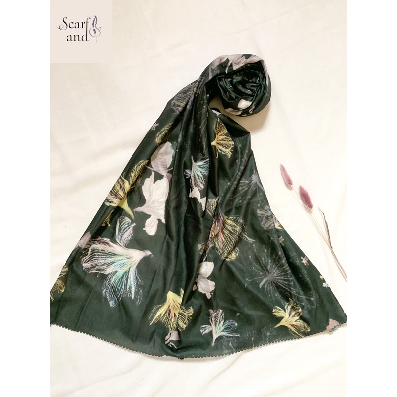 HIJAB MOTIF HITAM KEHIJAUAN DAN PUTIH KERUDUNG MOTIF KALEM PASTEL BAHAN VOAL 100/3 MIX MOTIF BEBAS