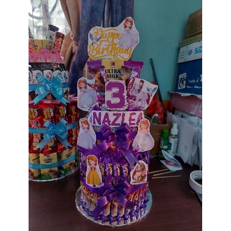 

Kue Ultah Anak / Hampers Ultah / Kue Ultah Kekinian / 3 SUSUN UNGU