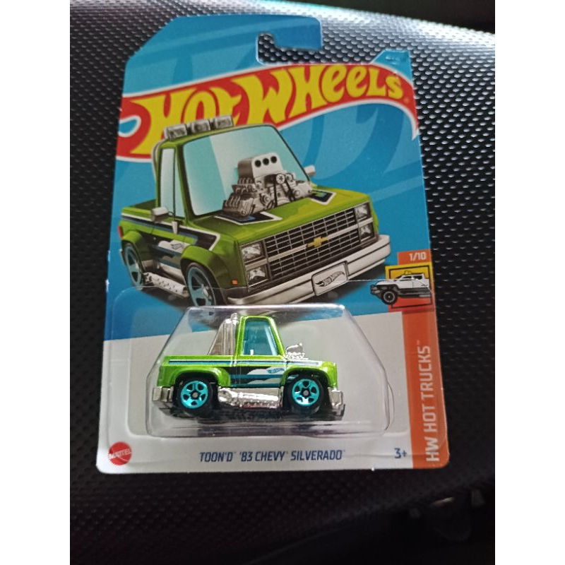 Hot wheels TOON'D 83 CHEVY SILVERADO hijau