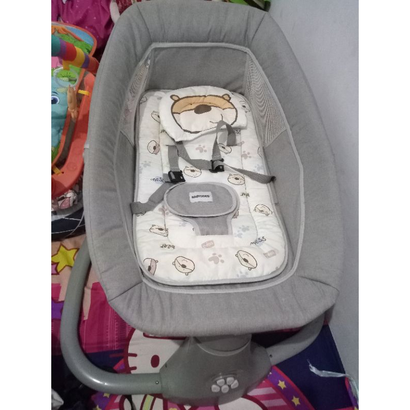 bouncer baby elektrik bekas babydoes