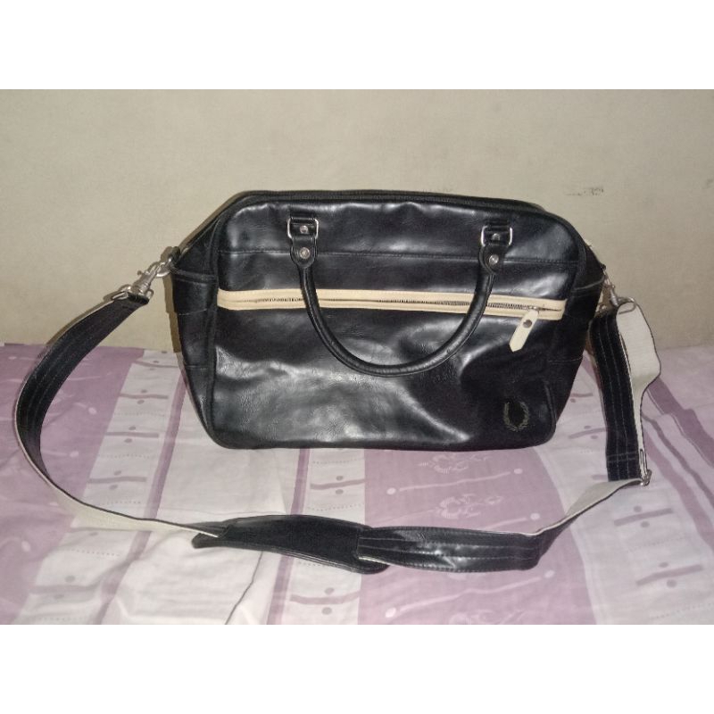 tas Fred Perry overnight