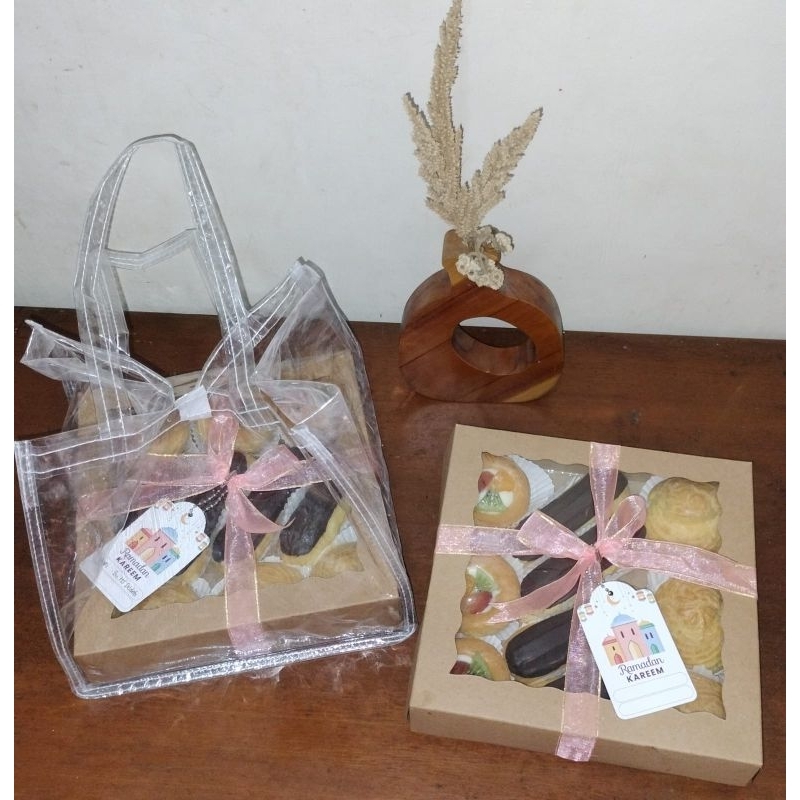 

hampers lebaran - hampers kue soes mix