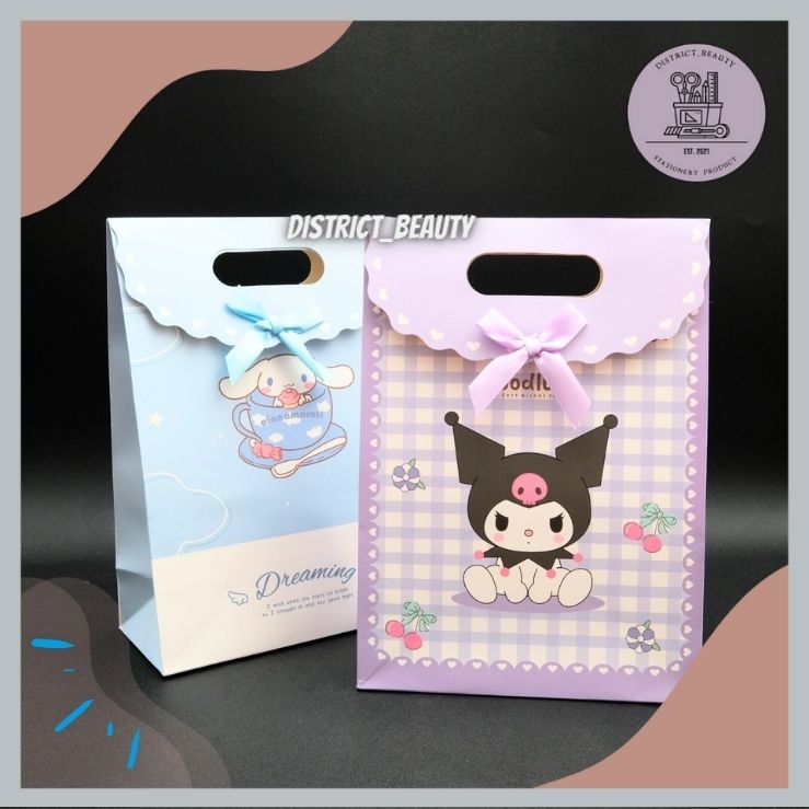 

(MEDIUM) PAPERBAG GOODIE BAG PAPER BAG TAS KADO TUTUP TEMPEL PITA UKURAN MEDIUM SEDANG MOTIF KUROMI CINNAMOROL