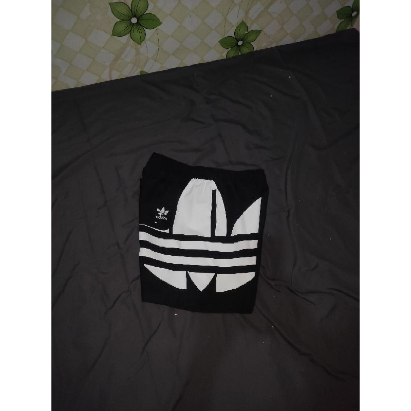 Celana Pendek Adidas Originals Big Logo