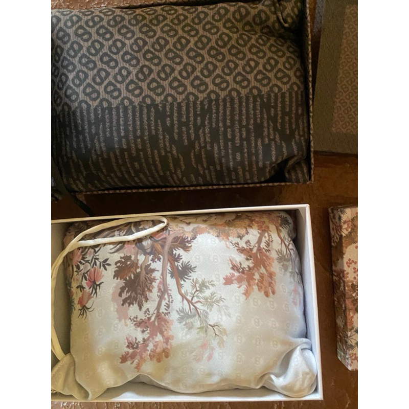 PRELOVED PRAYER ROBE/MUKENA BUTTON SCARVES